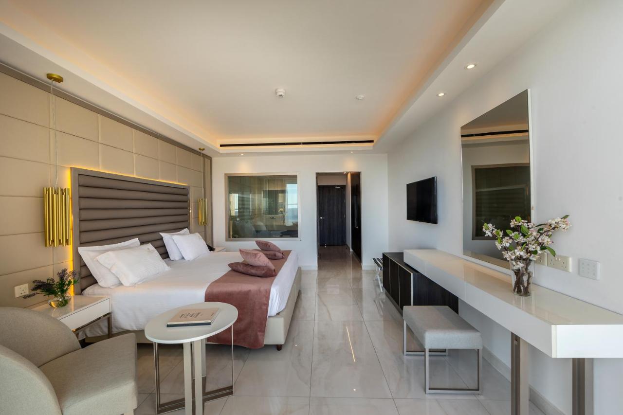 Chrysomare Beach Hotel & Resort photo