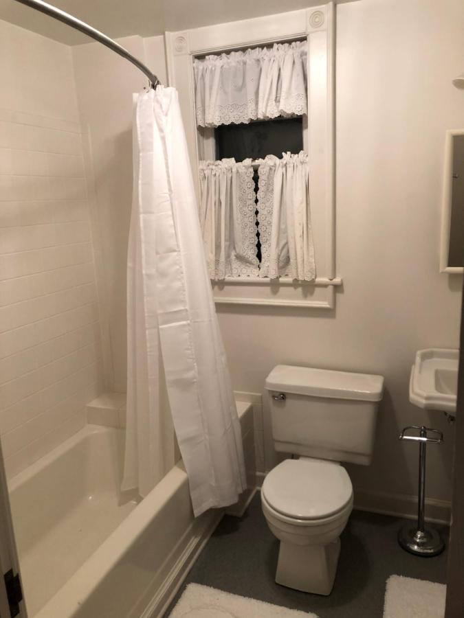 Love Lane Bed & Breakfast — photo 23