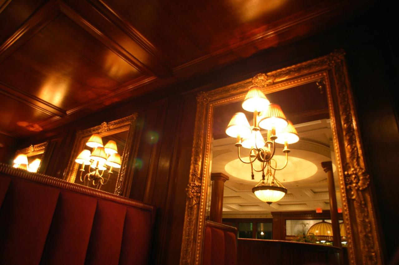 Market Pavilion Hotel — photo 17