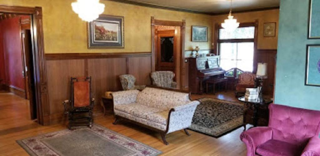 Historic Victorian Inn — photo 13