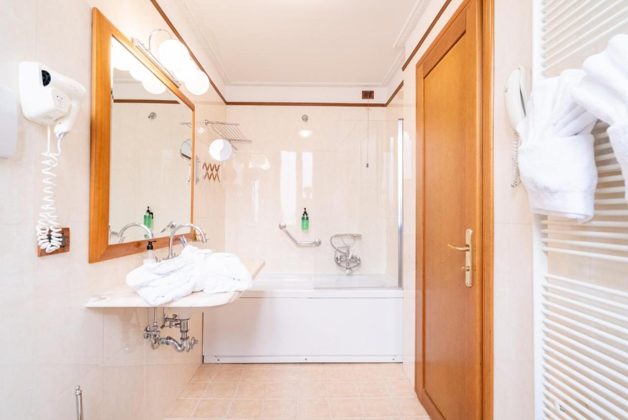 Strozzi Palace Hotel - 3