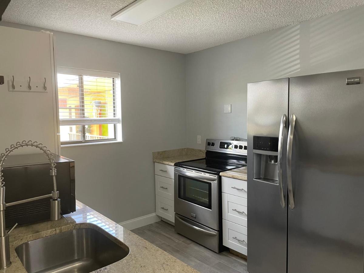 Sunshine Inn Lake Worth Beach — photo 16