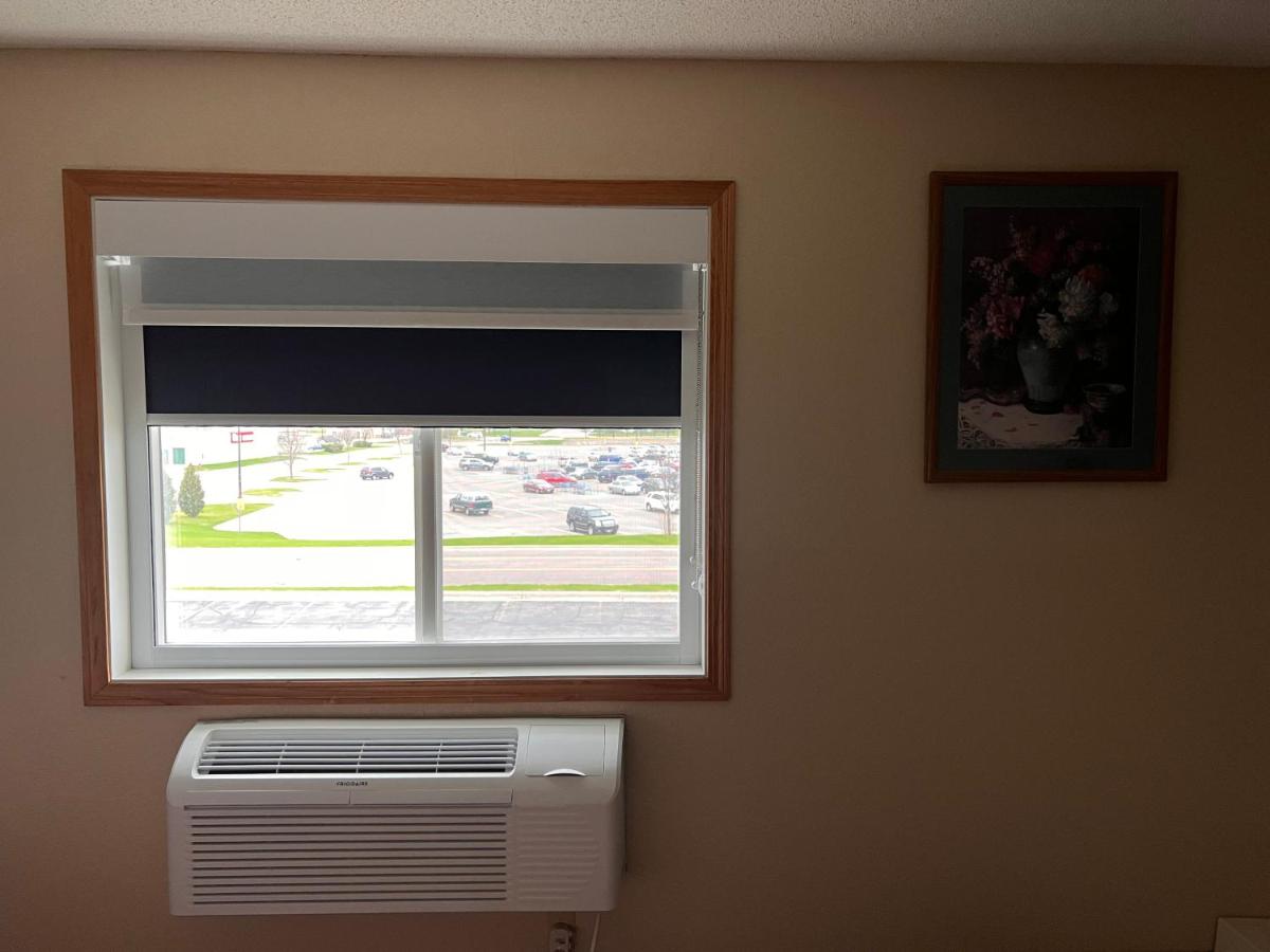 GrandStay Hotel and Suite Waseca — photo 11
