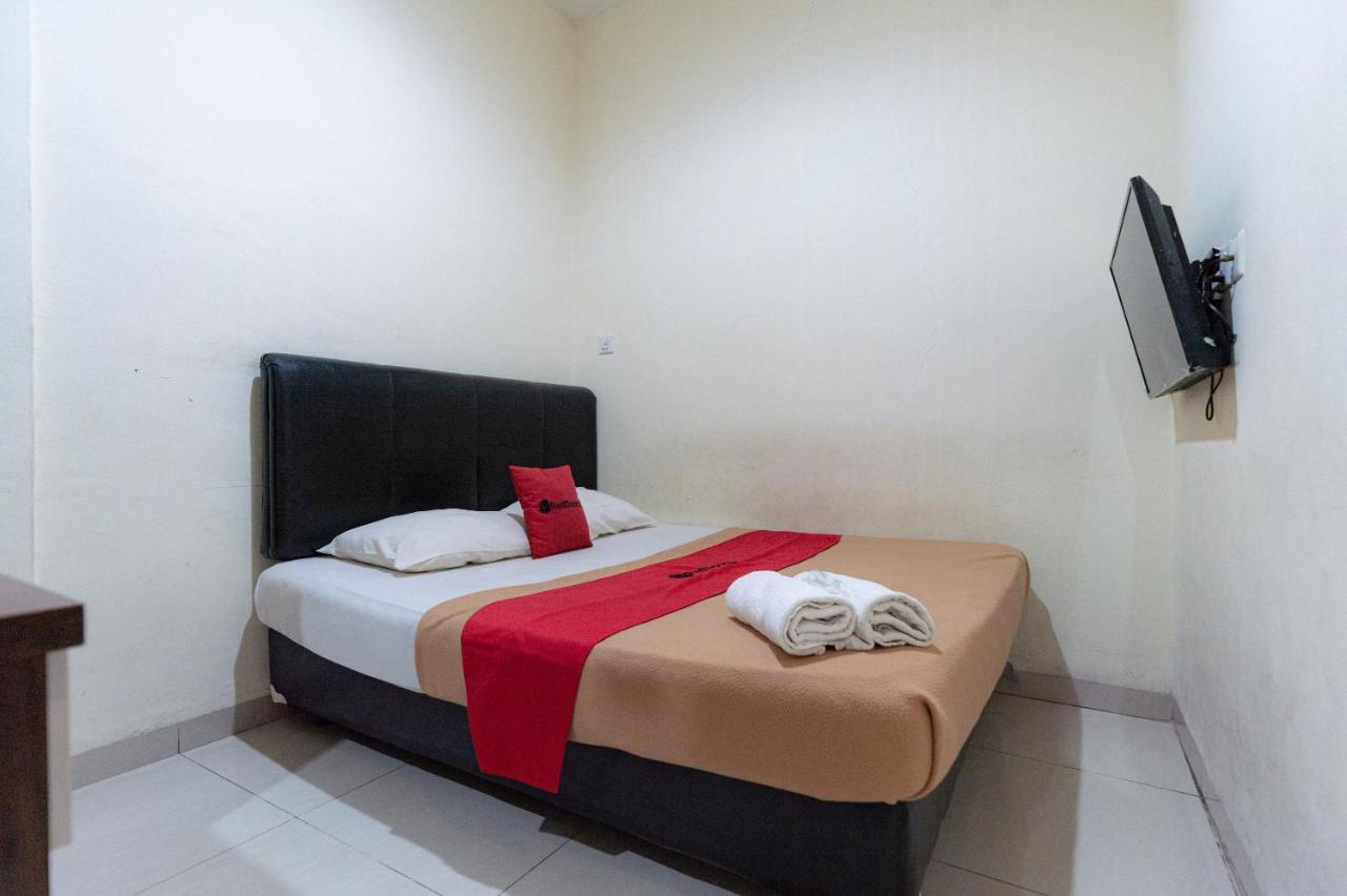 RedDoorz at Nagoya Indah Batam - 2