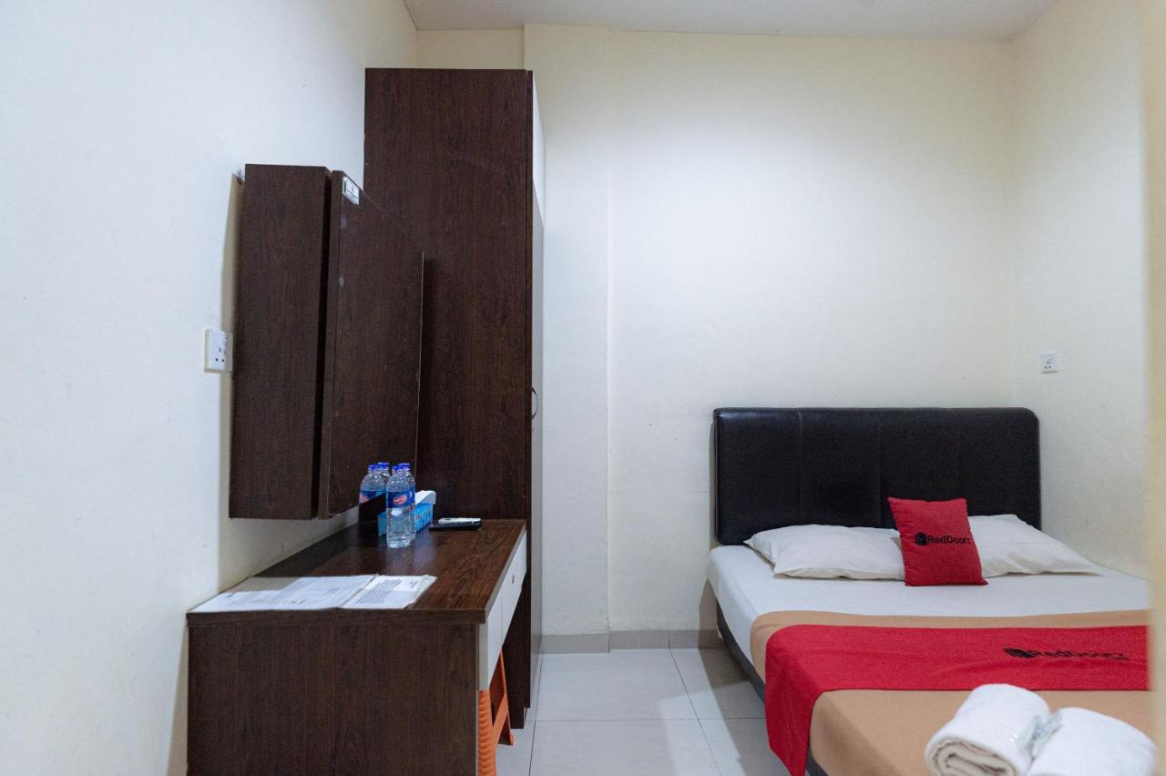 RedDoorz at Nagoya Indah Batam