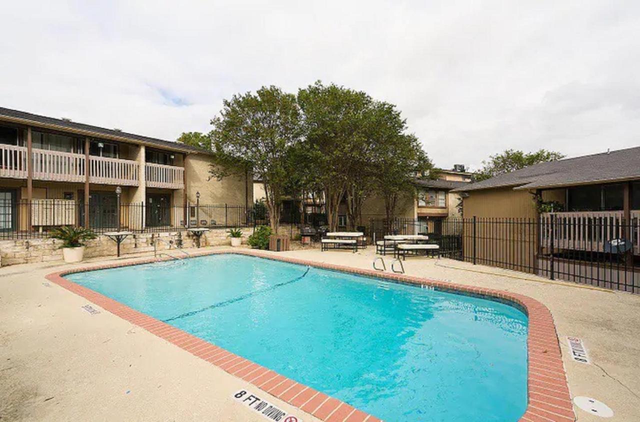 Condo Near Downtown Austin - 2br - 4