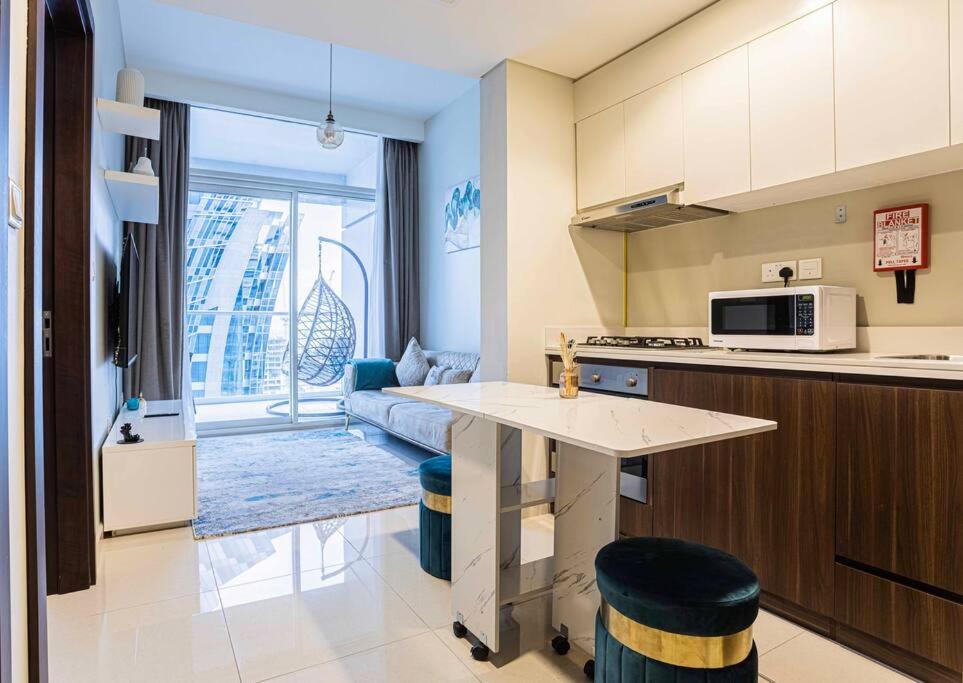 TURQUOISE - Downtown Dubai 1 BEDROOM APARTMENT Business Bay - CANAL VIEW - 5