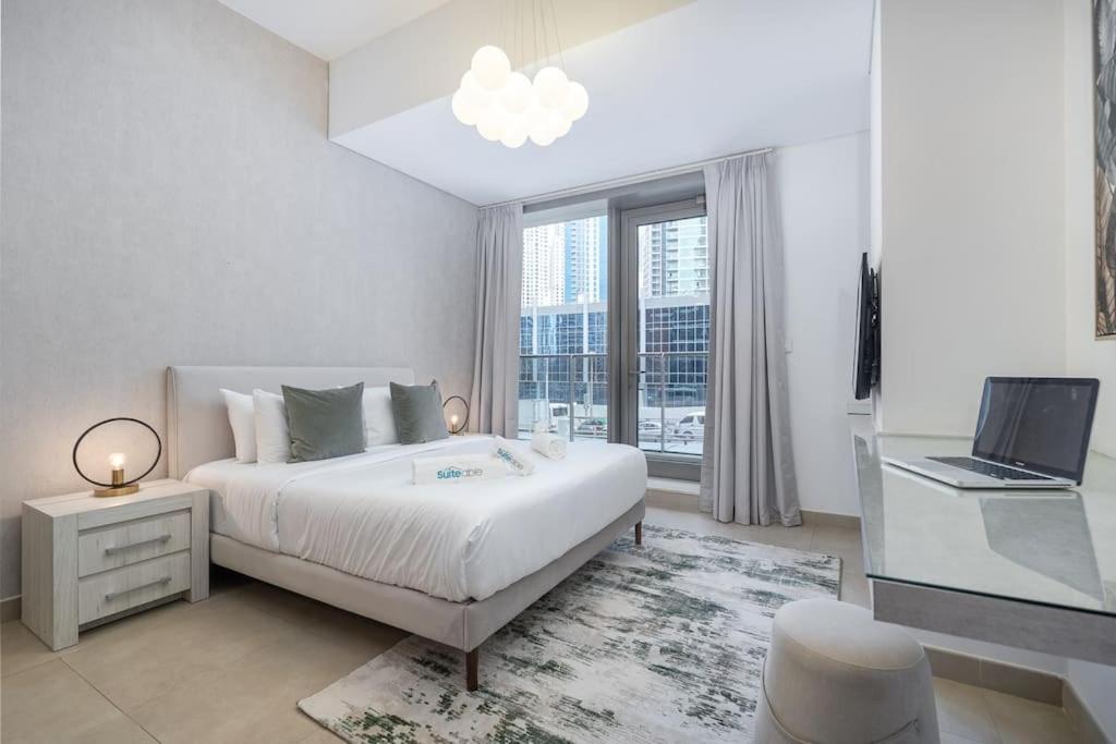 Lush Tropical Getaway in Dubai Marina - 2