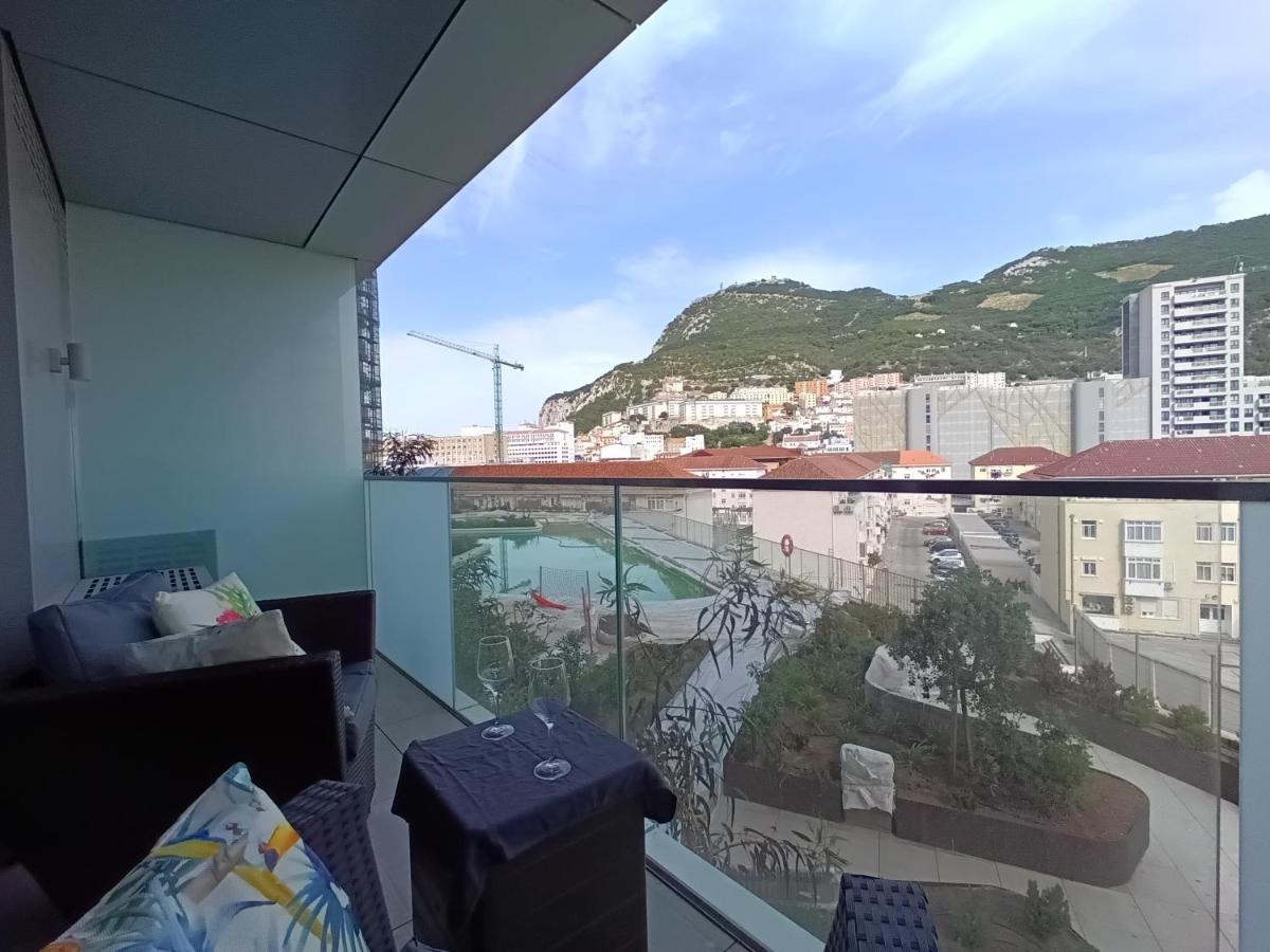 NEW-Studio Apartments in EuroCity-Large Pool-Rock or Sea Views-Balcony-Free Parking-Holiday and Short Let Apartments in Gibraltar