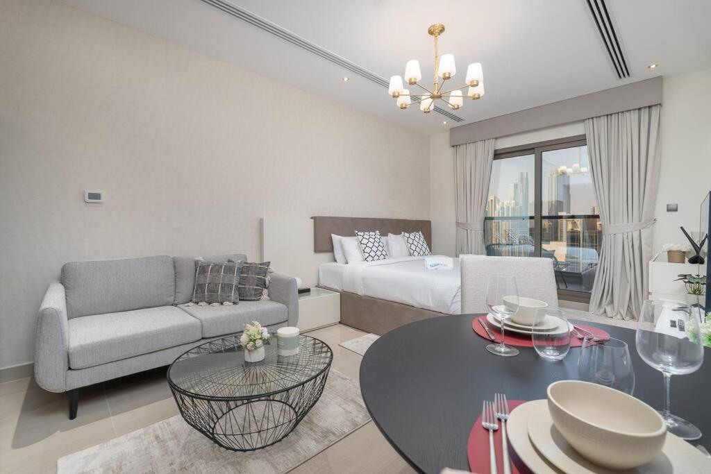 Romantic hideaway w breathtaking Burj Khalifa view - 5