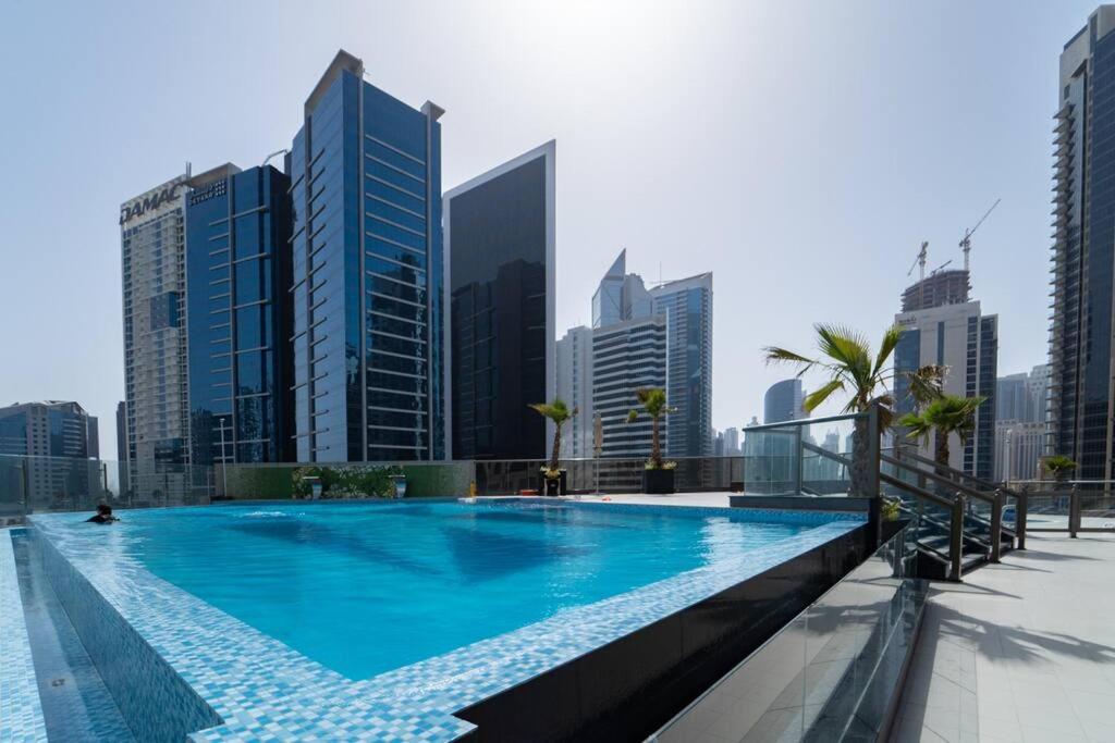 Romantic hideaway w breathtaking Burj Khalifa view - 4