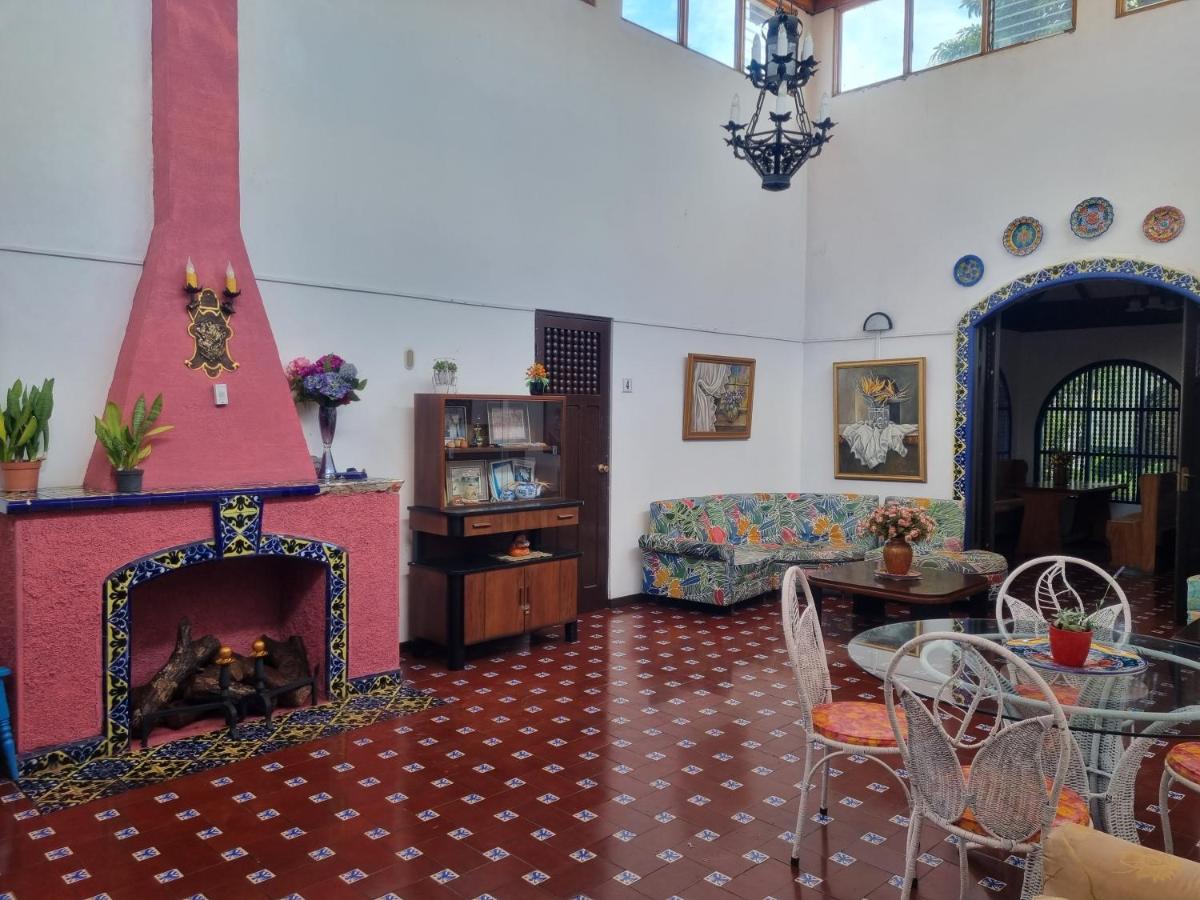 Hotel 1492 photo