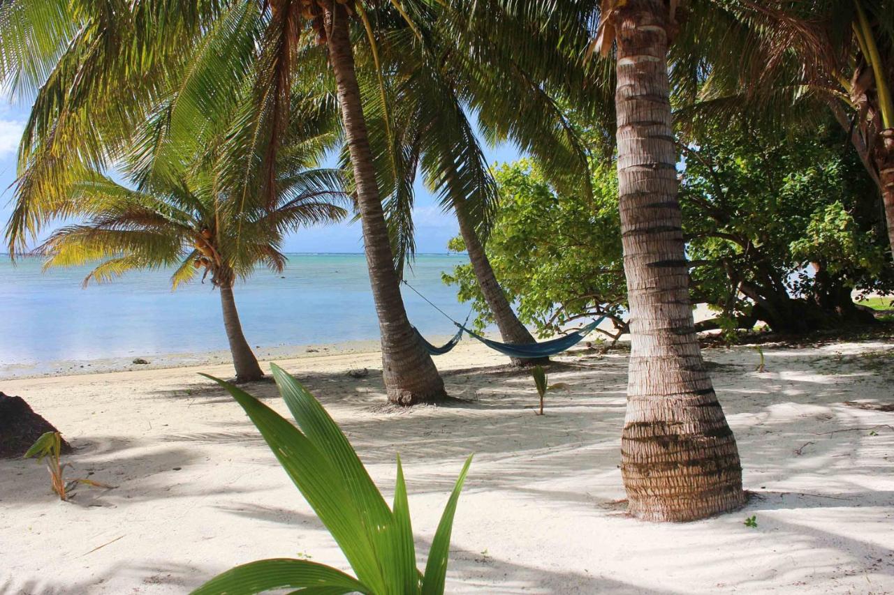 Beach: Paparei Beachfront Bungalows, Aitutaki