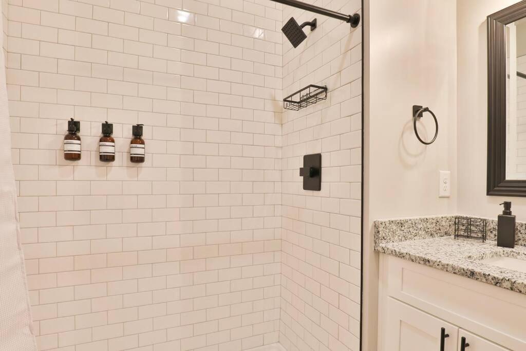 Quiet, and Cozy, MINUTES From Nashville Attractions and Experiences! - 3