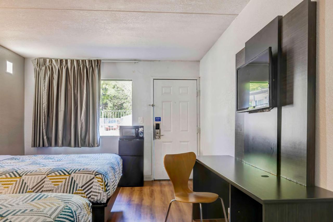 Bel-Air Motel & Apartments — photo 15