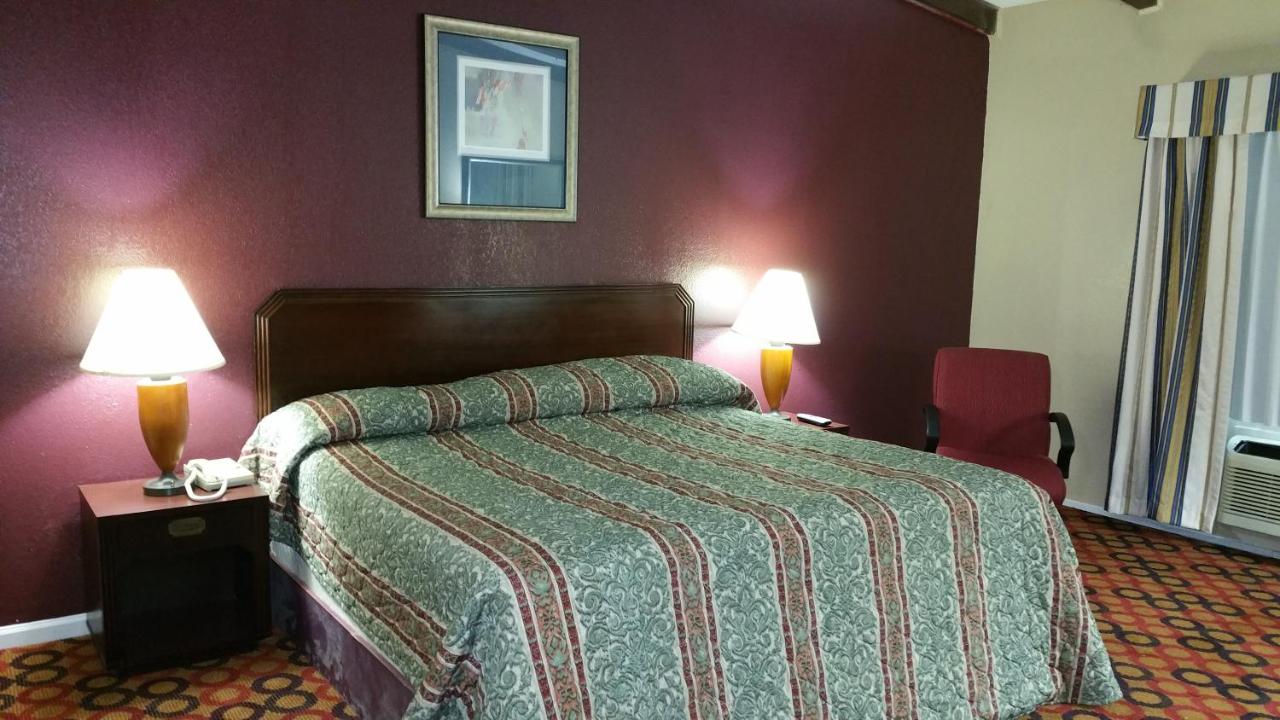 Executive Inn — photo 2