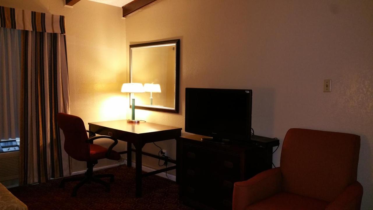 Executive Inn — photo 12