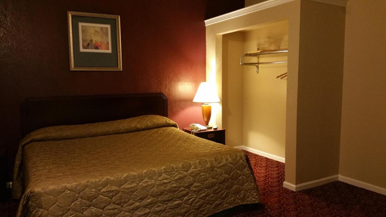 Executive Inn — photo 13