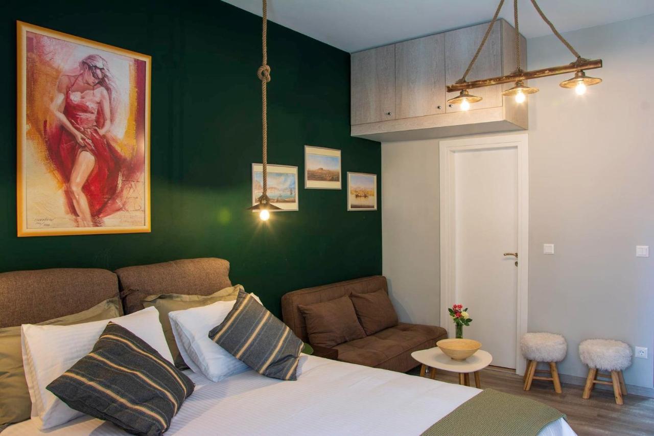 Melina’s Flat - 2