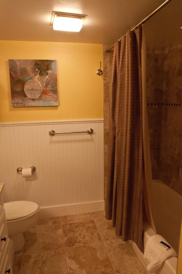 Watson's Regency Suites — photo 24