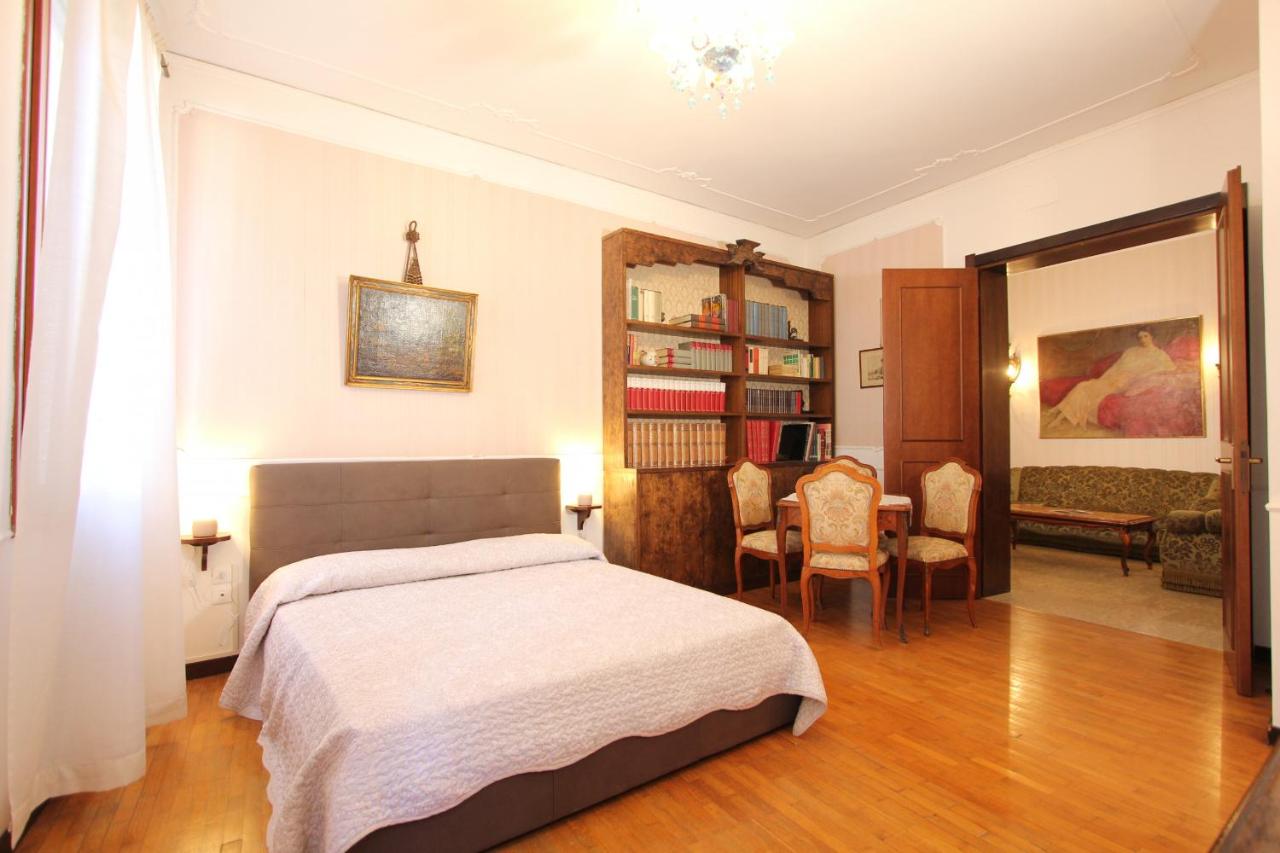 City Apartments Corner Canal View - 2