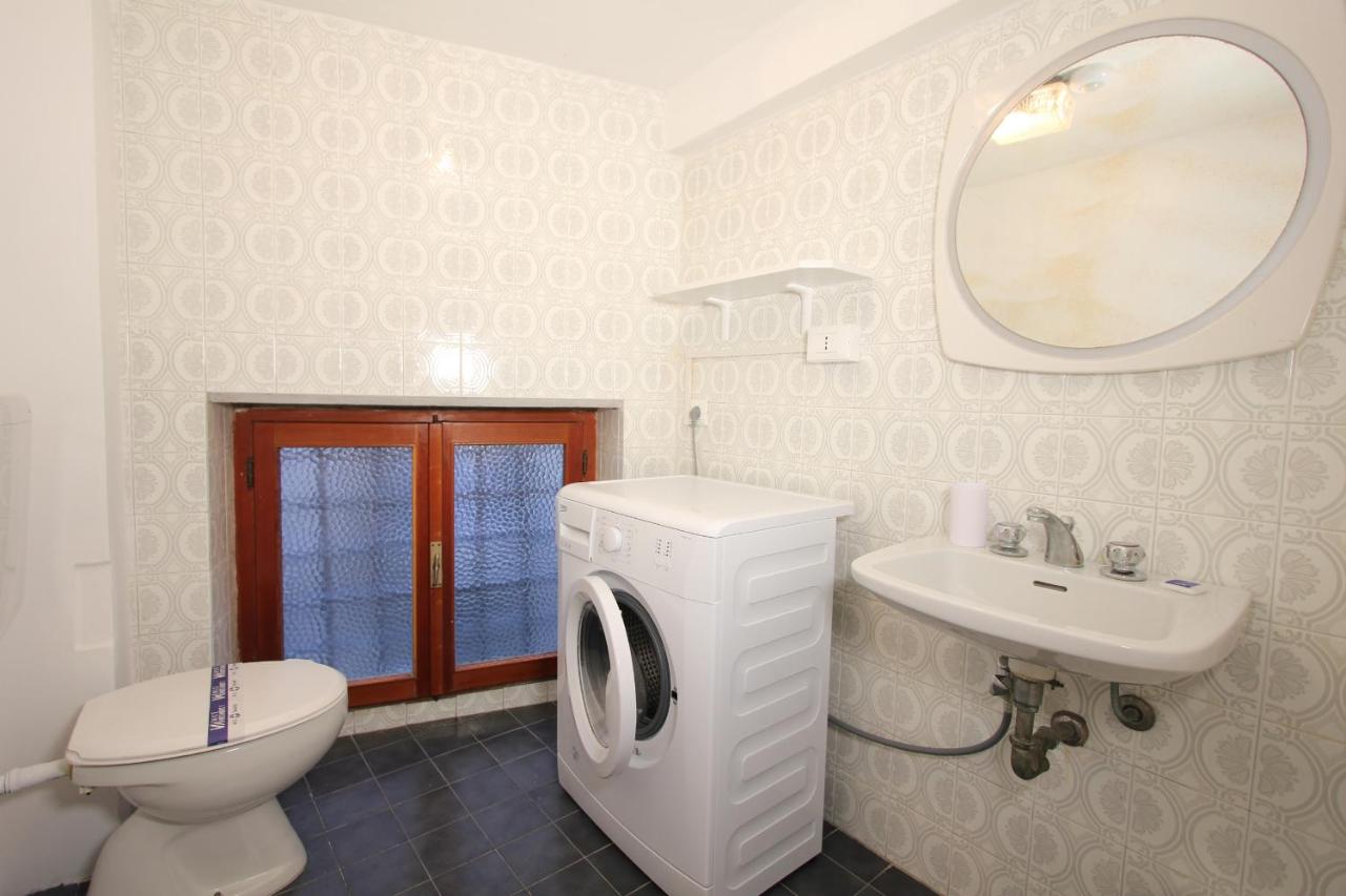 City Apartments Corner Canal View - 3