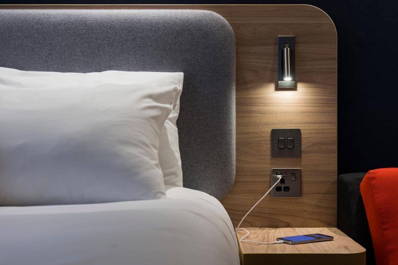 Standard Queen Room with Free Hot Breakfast