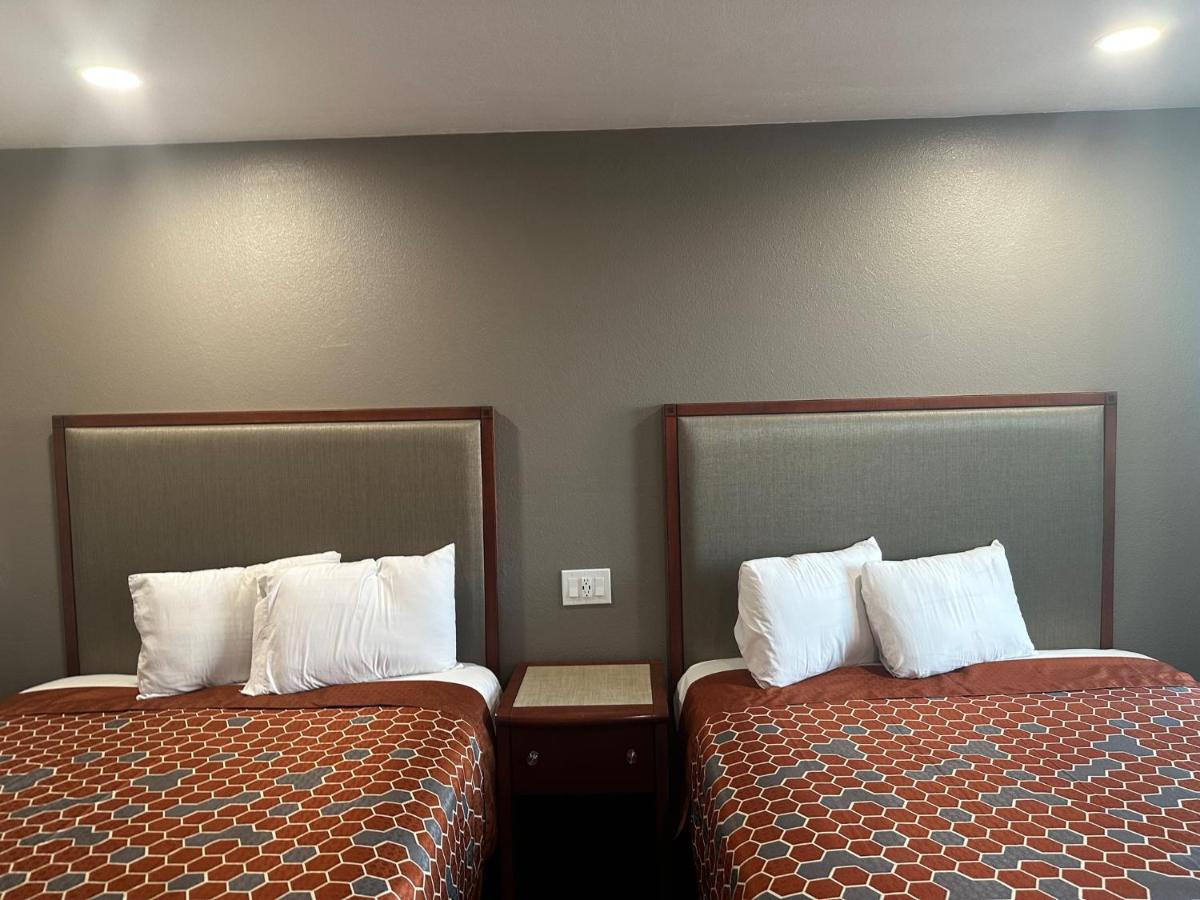 Royal Motel — photo 21