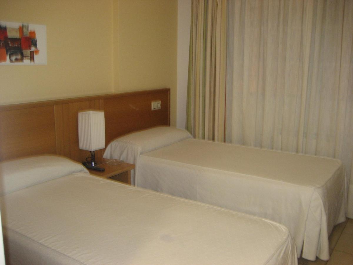 Pensión Residencia Caola, Arteixo – Updated 2022 Prices