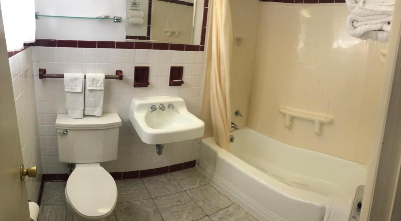 BUDGET INN — photo 20
