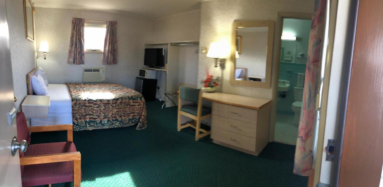 BUDGET INN — photo 21