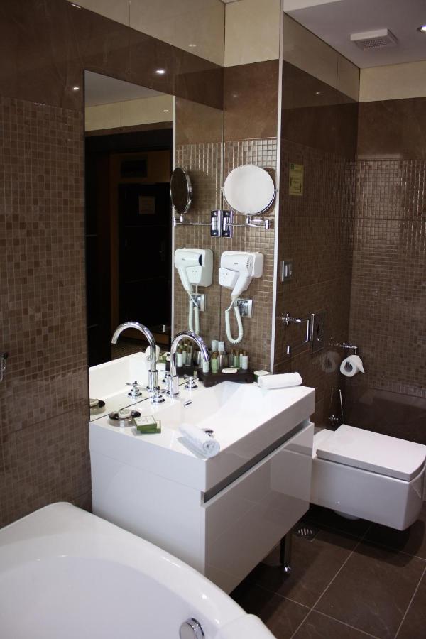 Best Western Plus Olives City Hotel - Free Parking photo