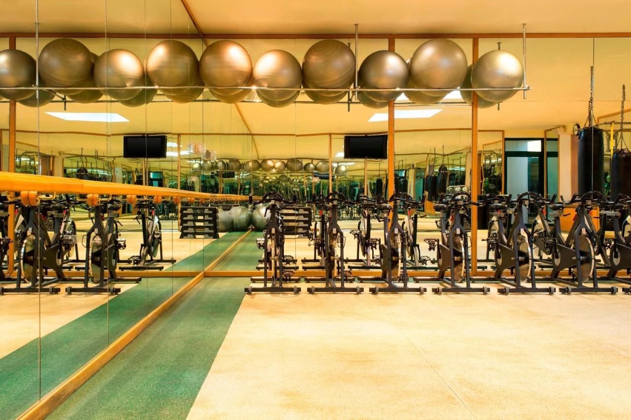 Le Meridien Mina Seyahi Beach Resort & Waterpark photo