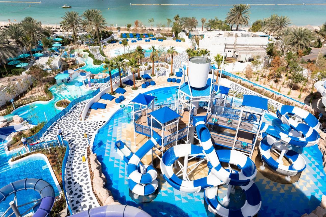 Le Meridien Mina Seyahi Beach Resort & Waterpark photo