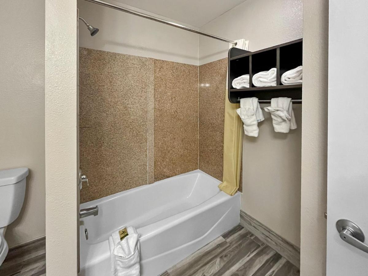 Rodeo Lodge — photo 3