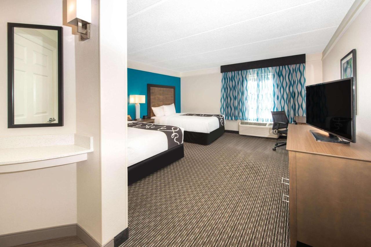 Regency Inn & Suites — photo 11