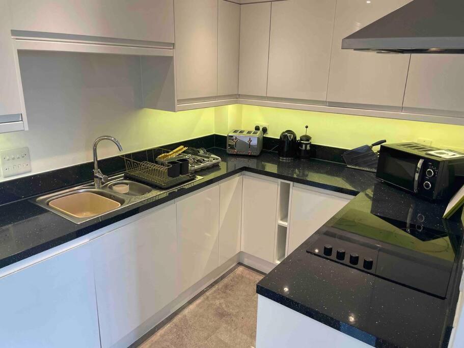 2 Bed city centre flat - 2