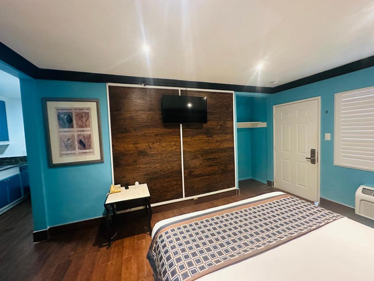Blue Pacific Motel — photo 12