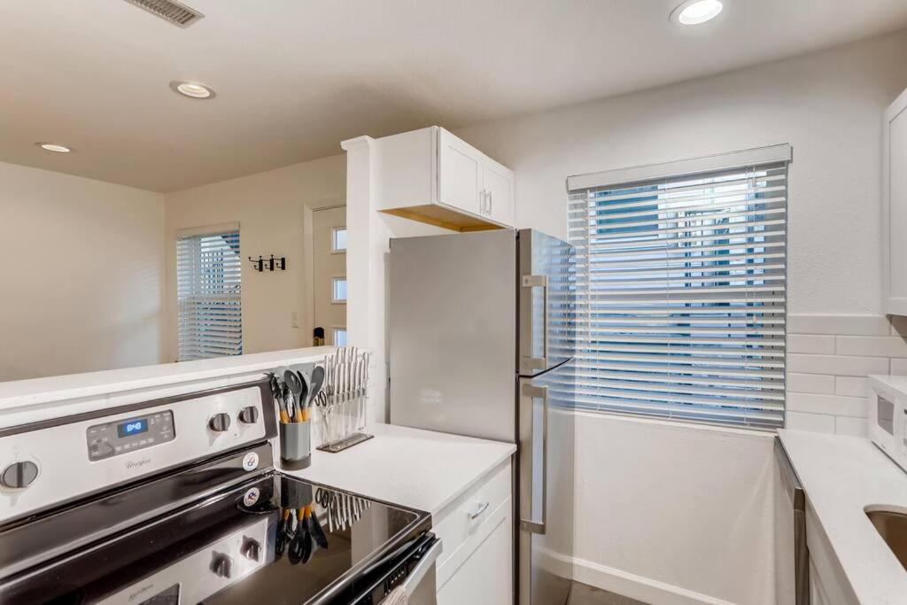 Modern Designer Condo Close to Downtown Austin! - 2