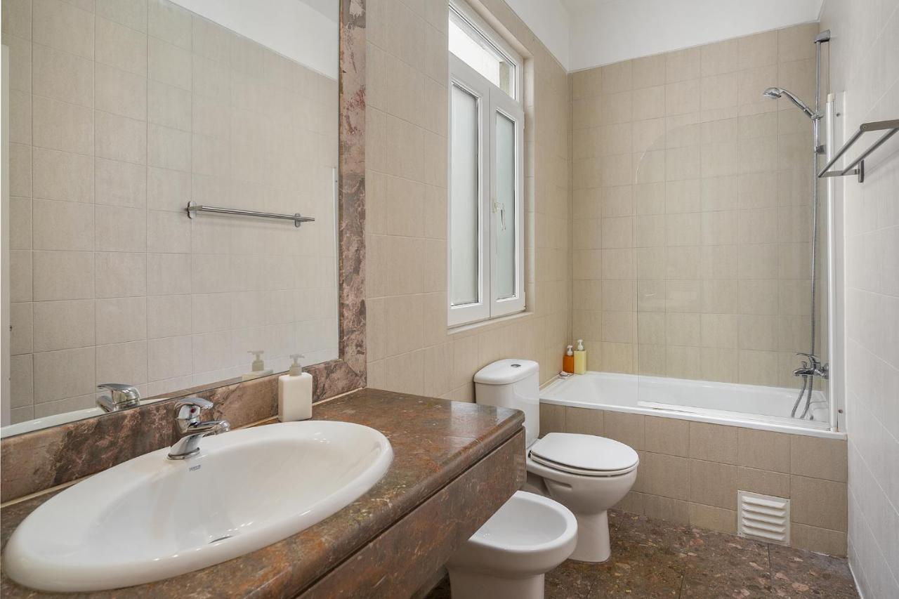 WHome Luxury Lisbon Penthouse: Designer Decor & Epic Views - 3