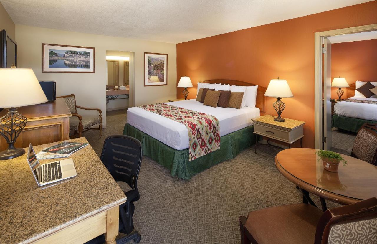 Holiday Lodge Motel — photo 9