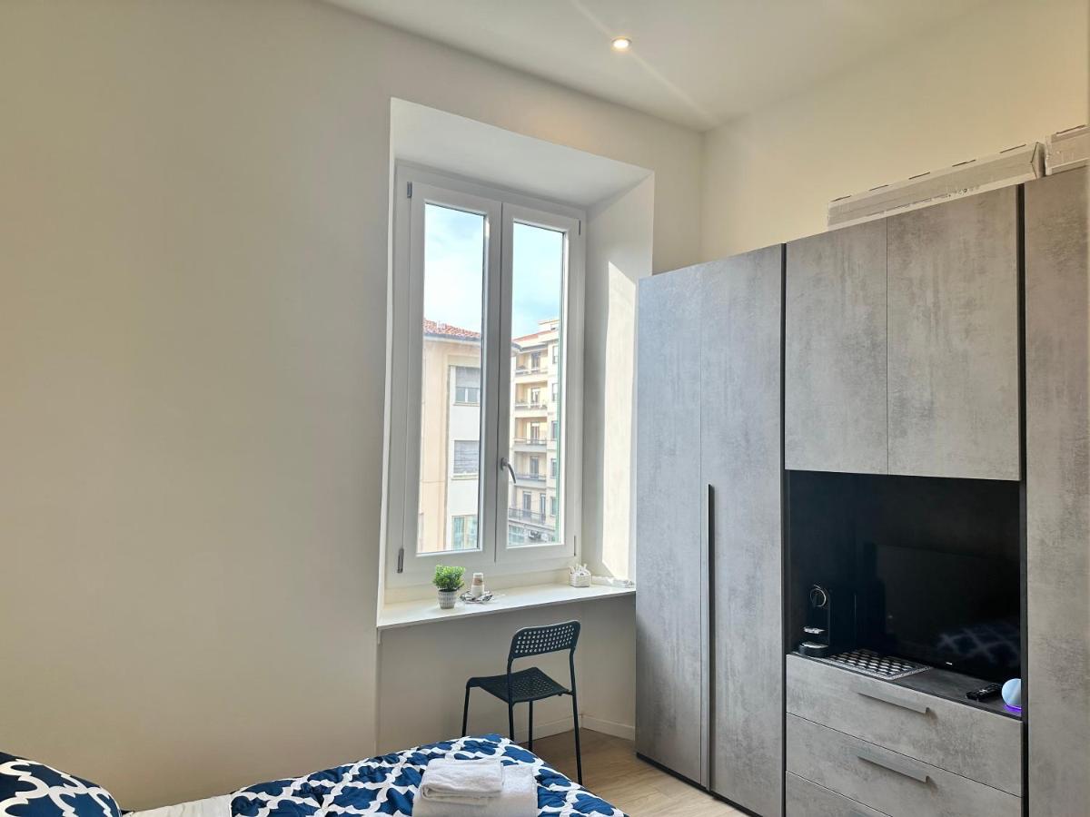 Clyde Large Suite - 4