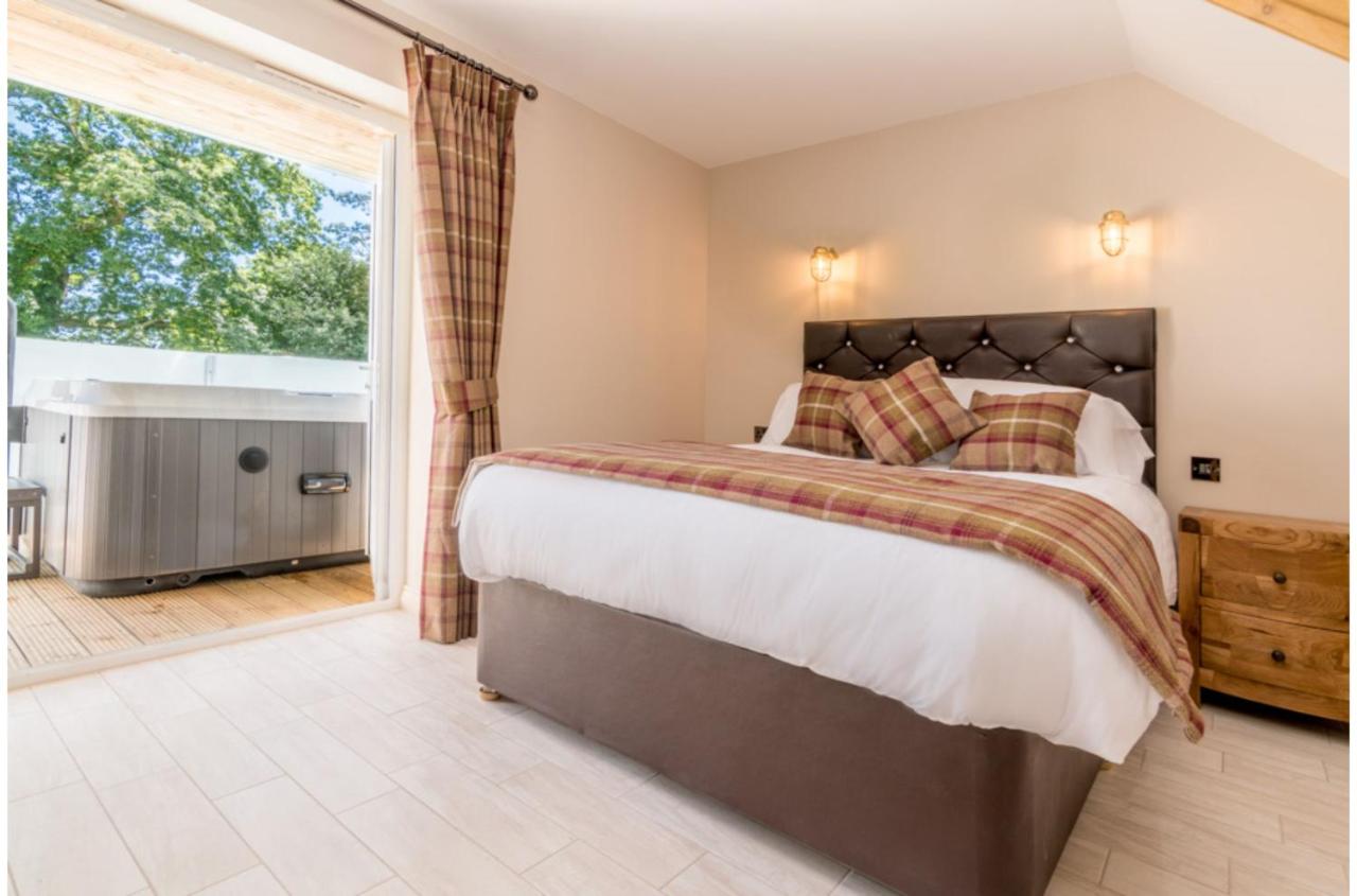 Deluxe Double Suite with Hot tub