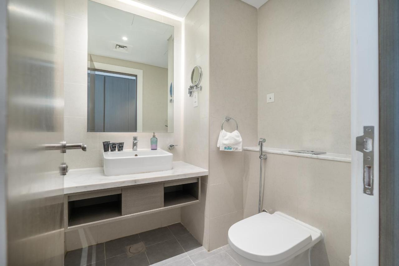 Spectacular Burj Khalifa view service apartment - 3