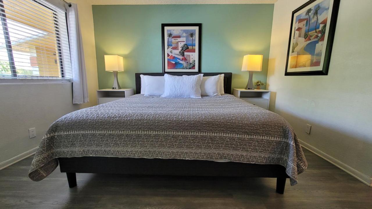Sunshine Inn Lake Worth Beach — photo 19