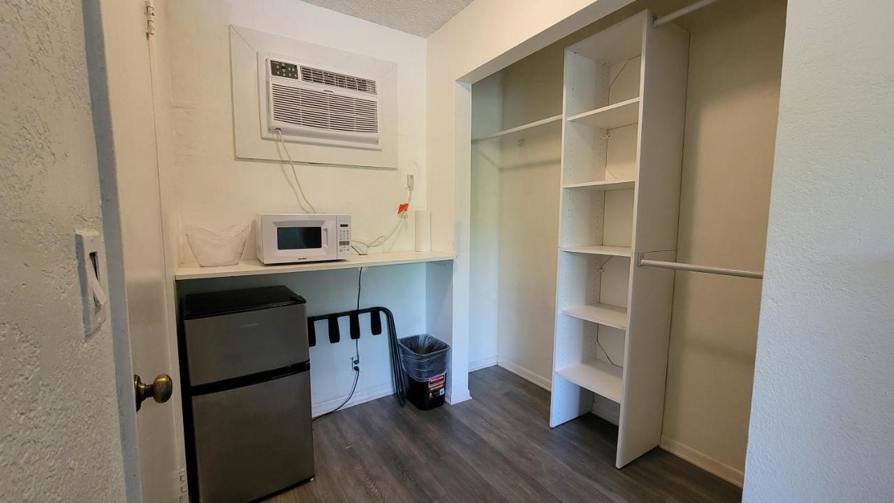 Sunshine Inn Lake Worth Beach — photo 20