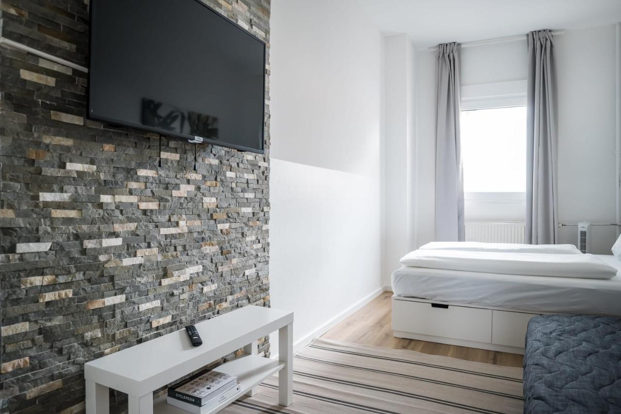 Spacious Apartment in Berlin Mitte for 6 - 5