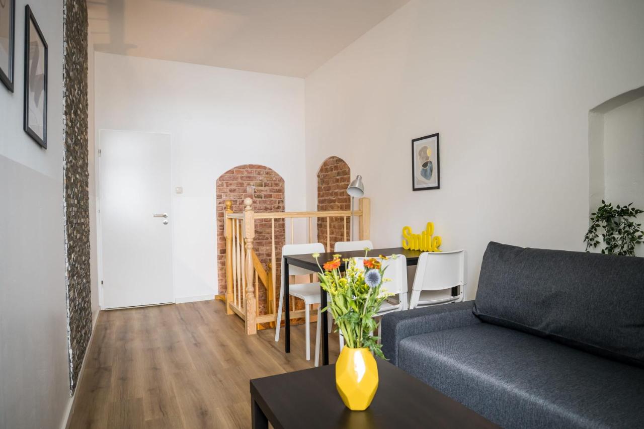 Spacious Apartment in Berlin Mitte for 6
