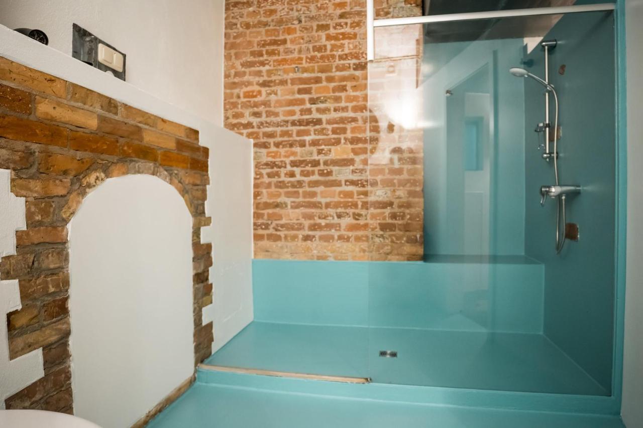 Spacious Apartment in Berlin Mitte for 6 - 3