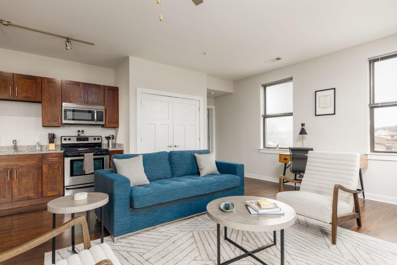 CozySuites Music Row Spacious 2BR with free parking 55 - 4